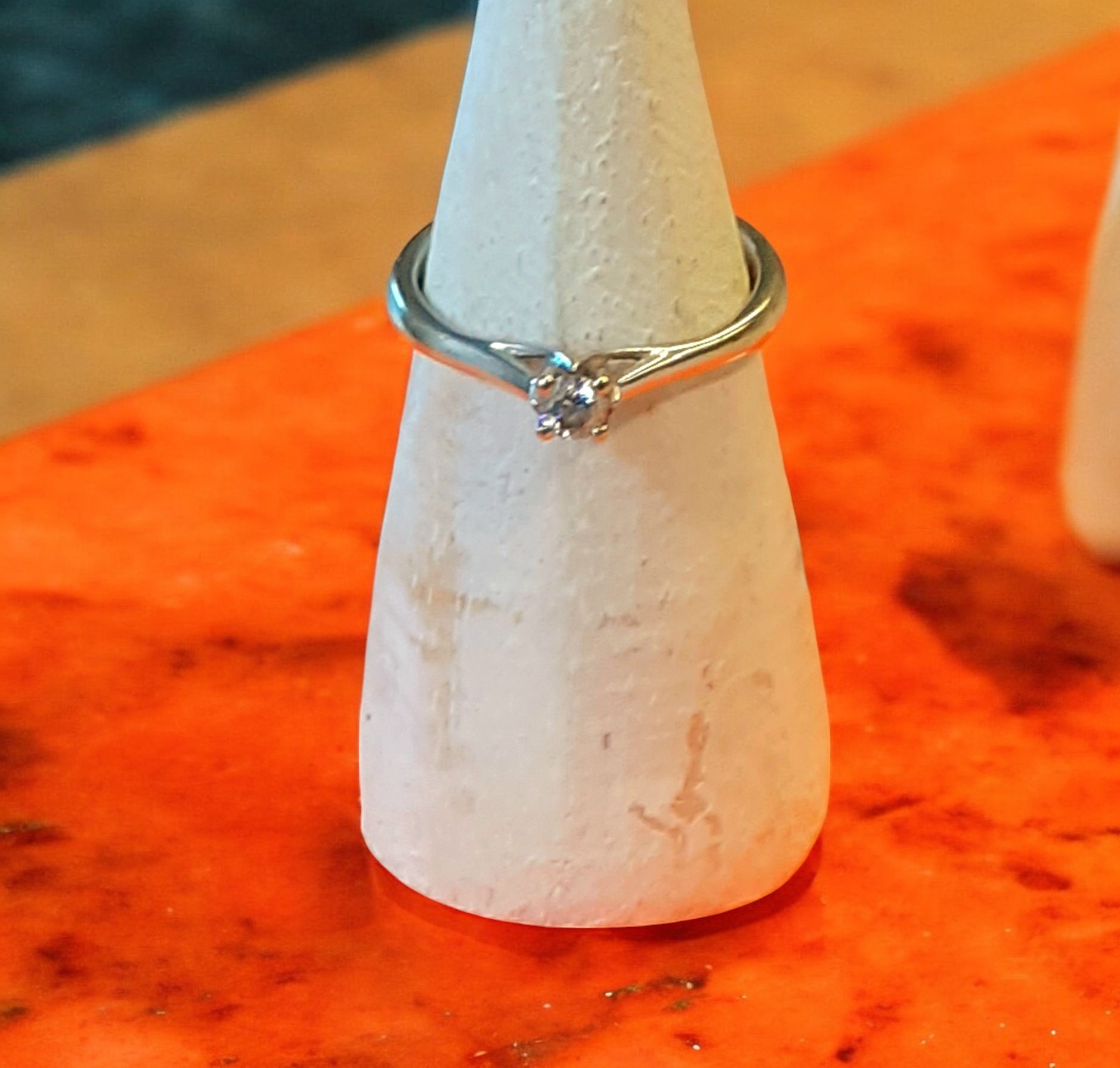 Solitario in oro bianco