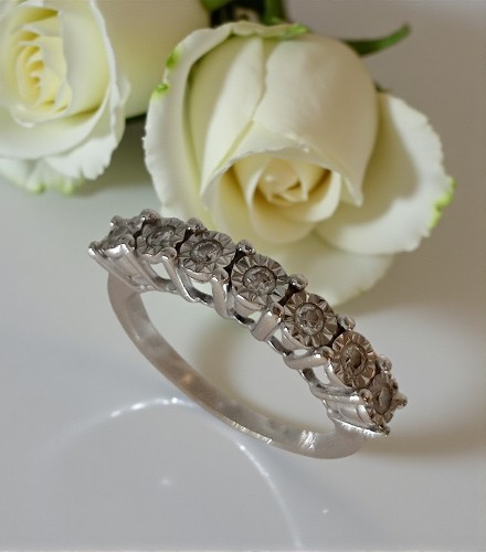 Anello con brillanti