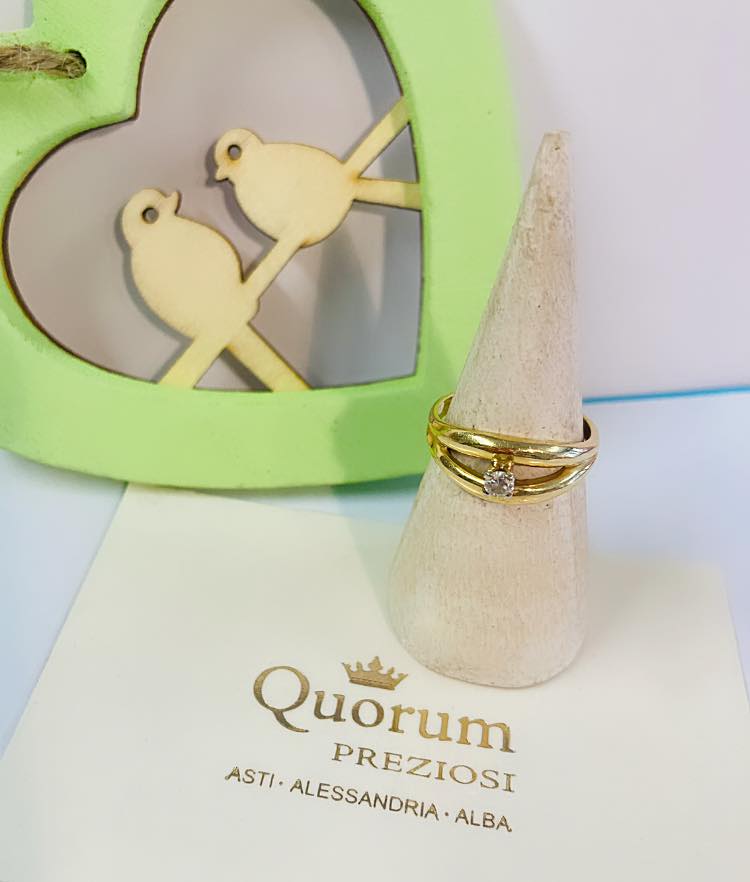 Anello con brilante