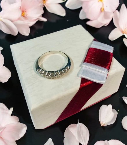 Anello con brillanti