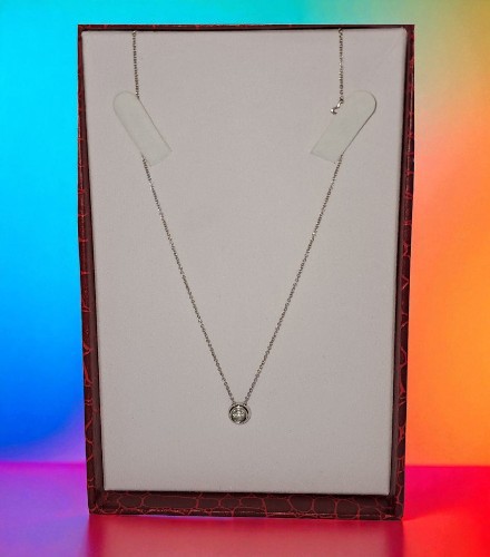 Catenina con punto luce