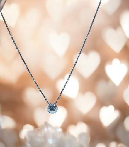 Catenina con punto luce