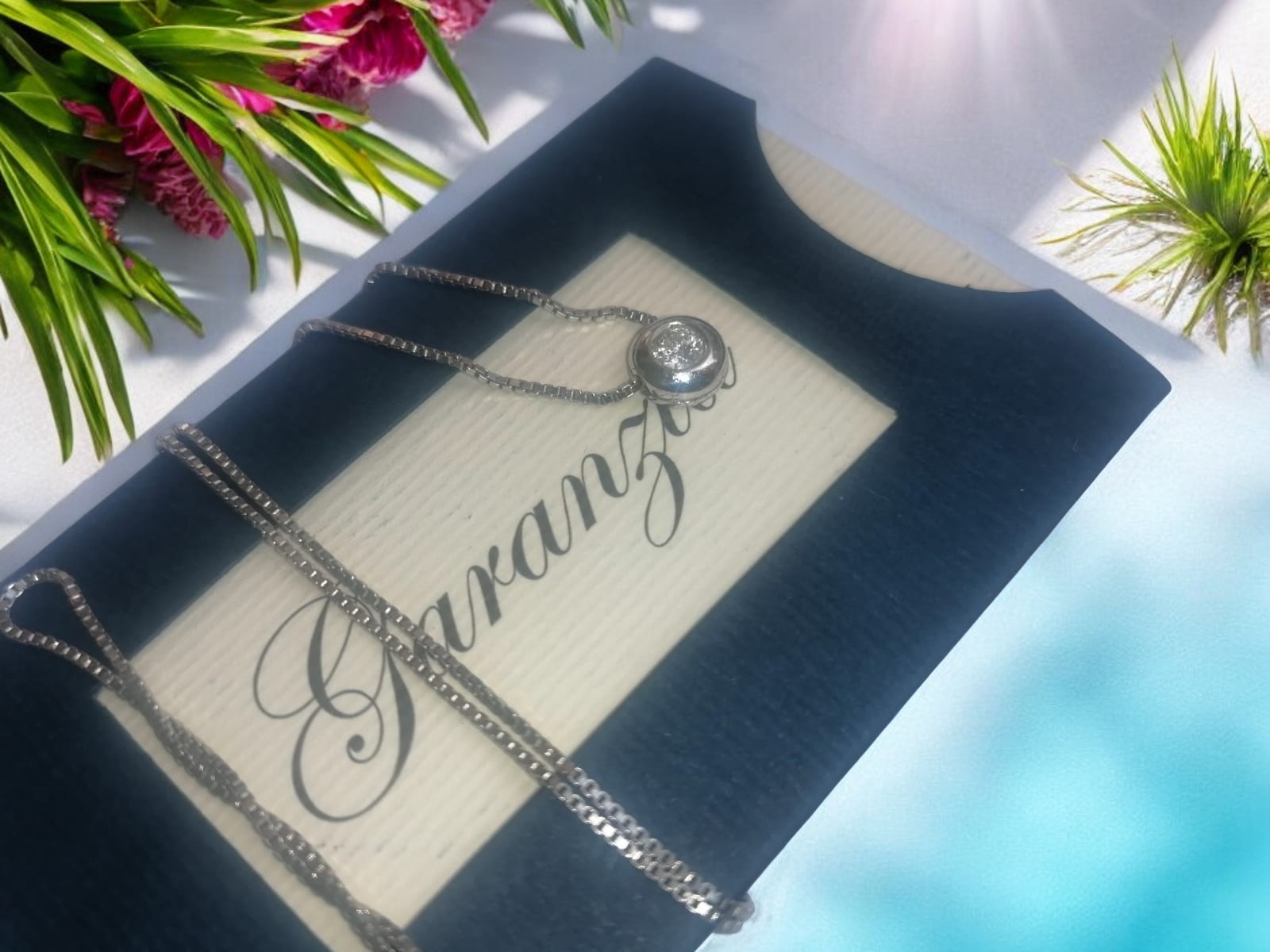 Catenina con punto luce