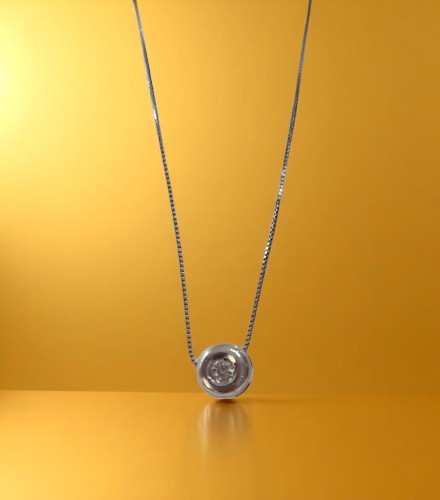 Catenina con punto luce