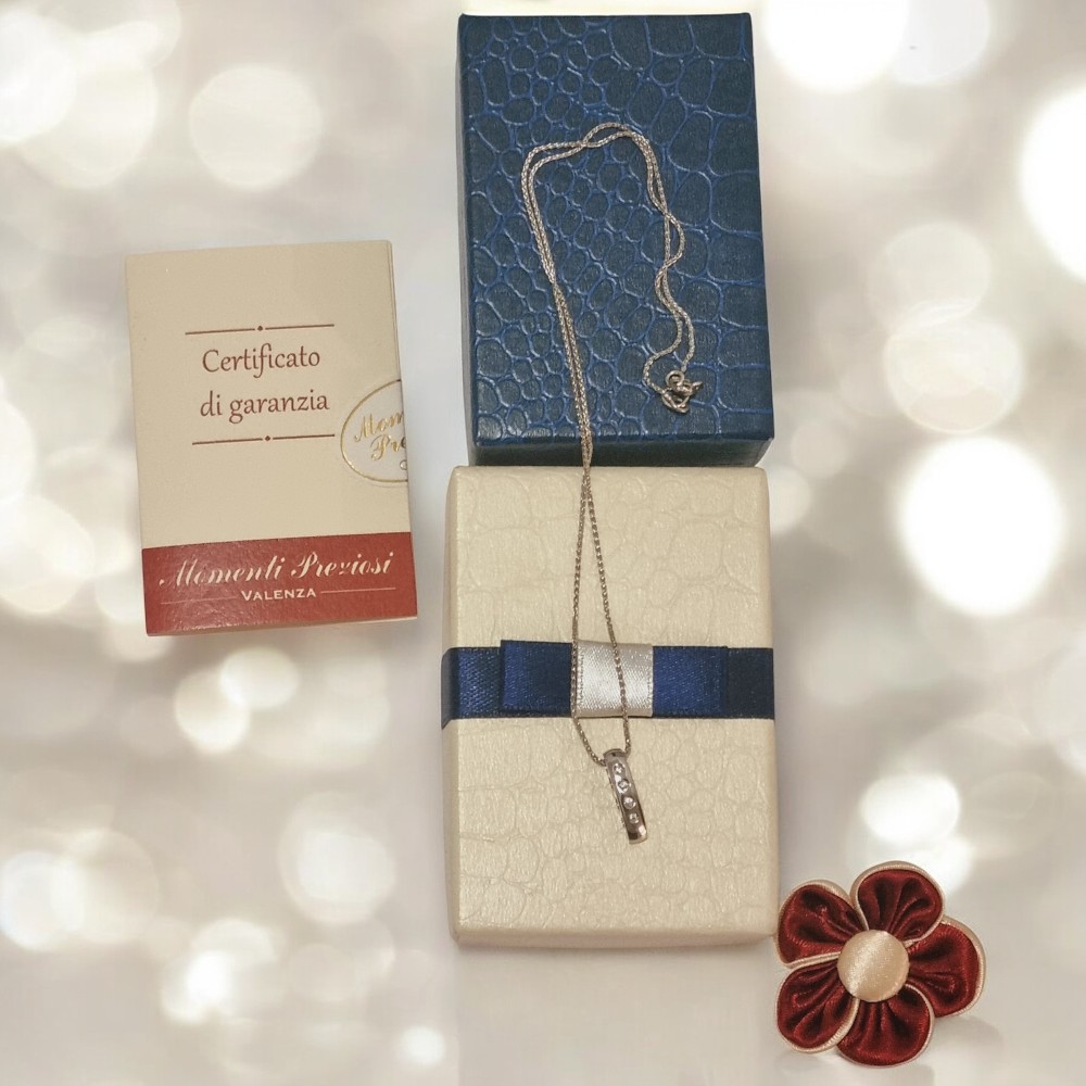 Catenina con ciondolo